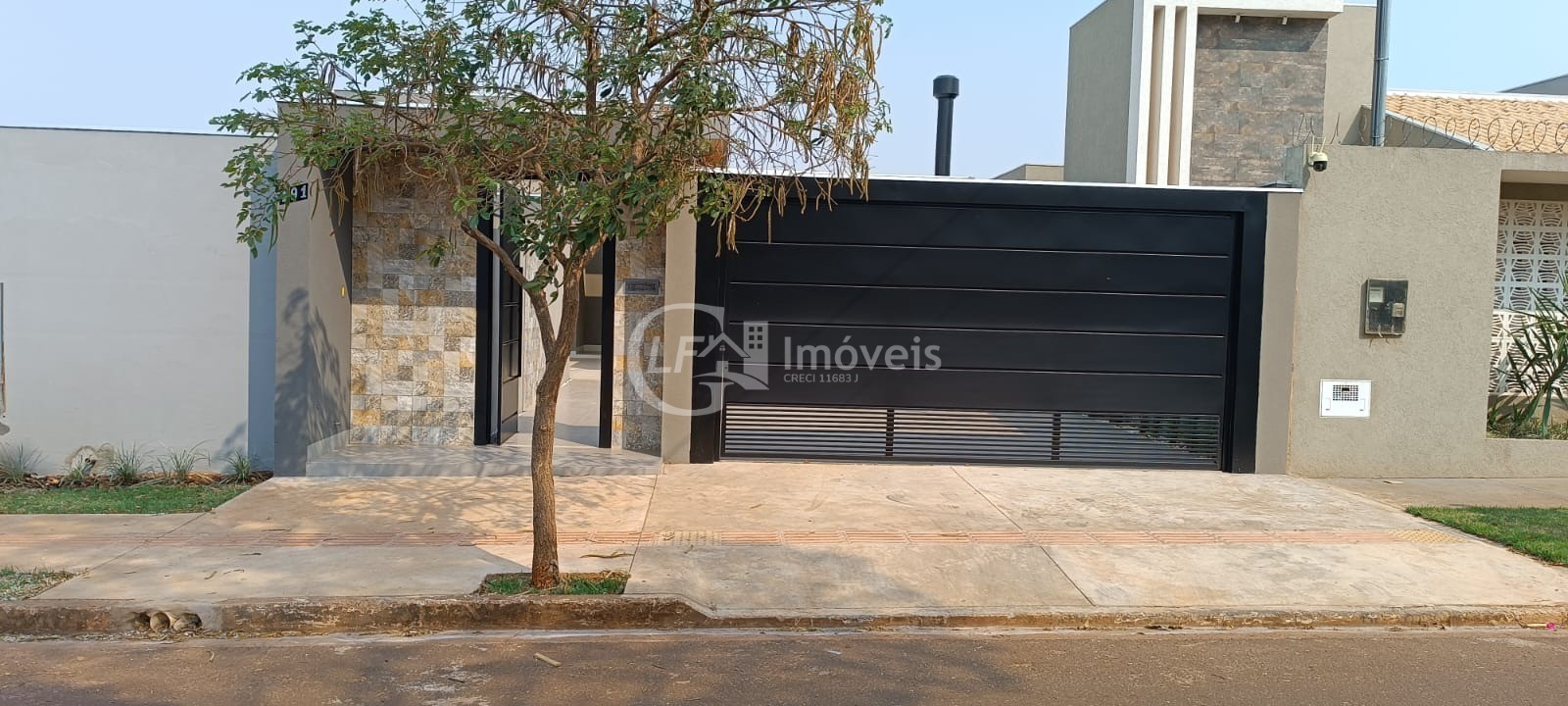 Casa à venda com 3 quartos, 360m² - Foto 1