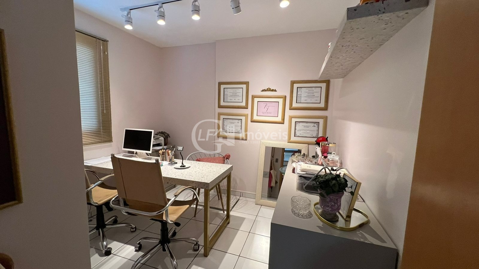 Apartamento à venda com 3 quartos, 227m² - Foto 17