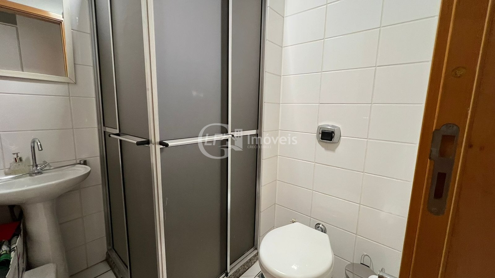 Apartamento à venda com 3 quartos, 227m² - Foto 18