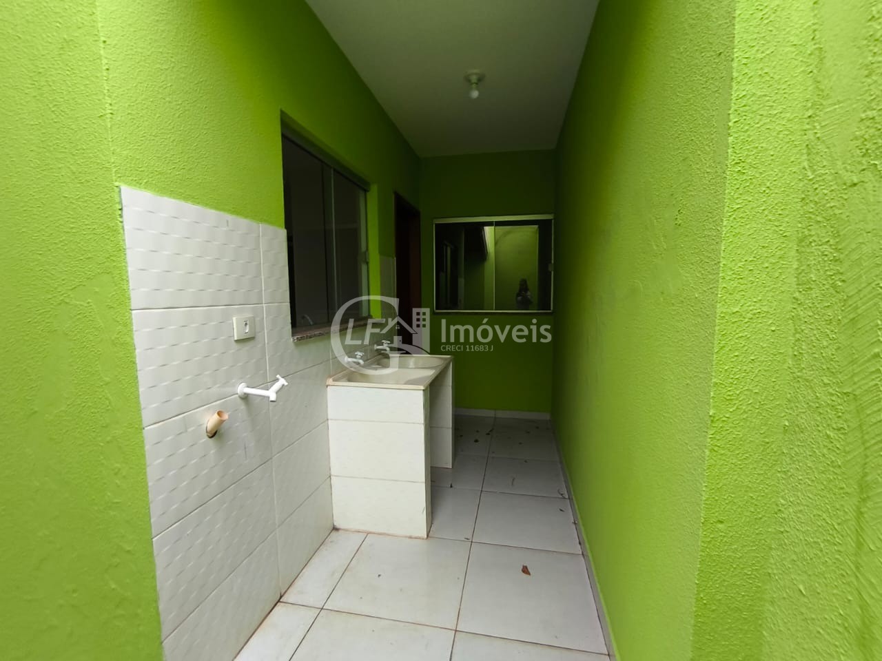 Casa para alugar com 2 quartos, 60m² - Foto 2