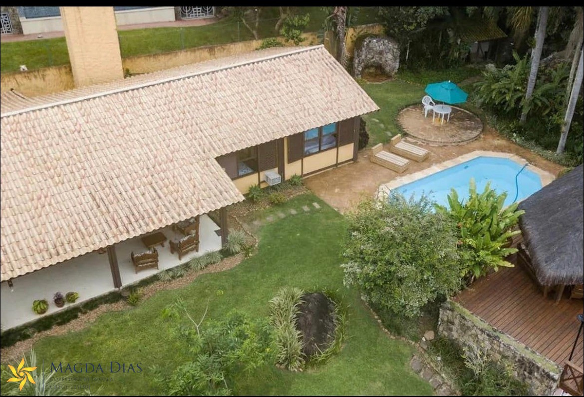 Casa à venda com 3 quartos, 250m² - Foto 2