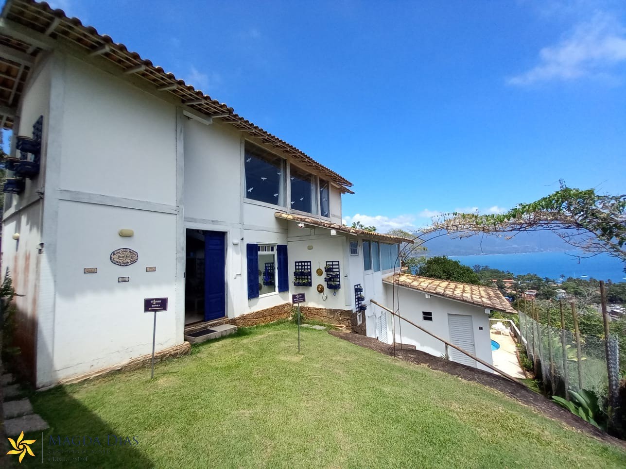 Casa à venda com 6 quartos, 360m² - Foto 2