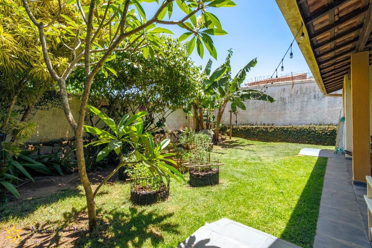 Casa à venda com 4 quartos, 255m² - Foto 11