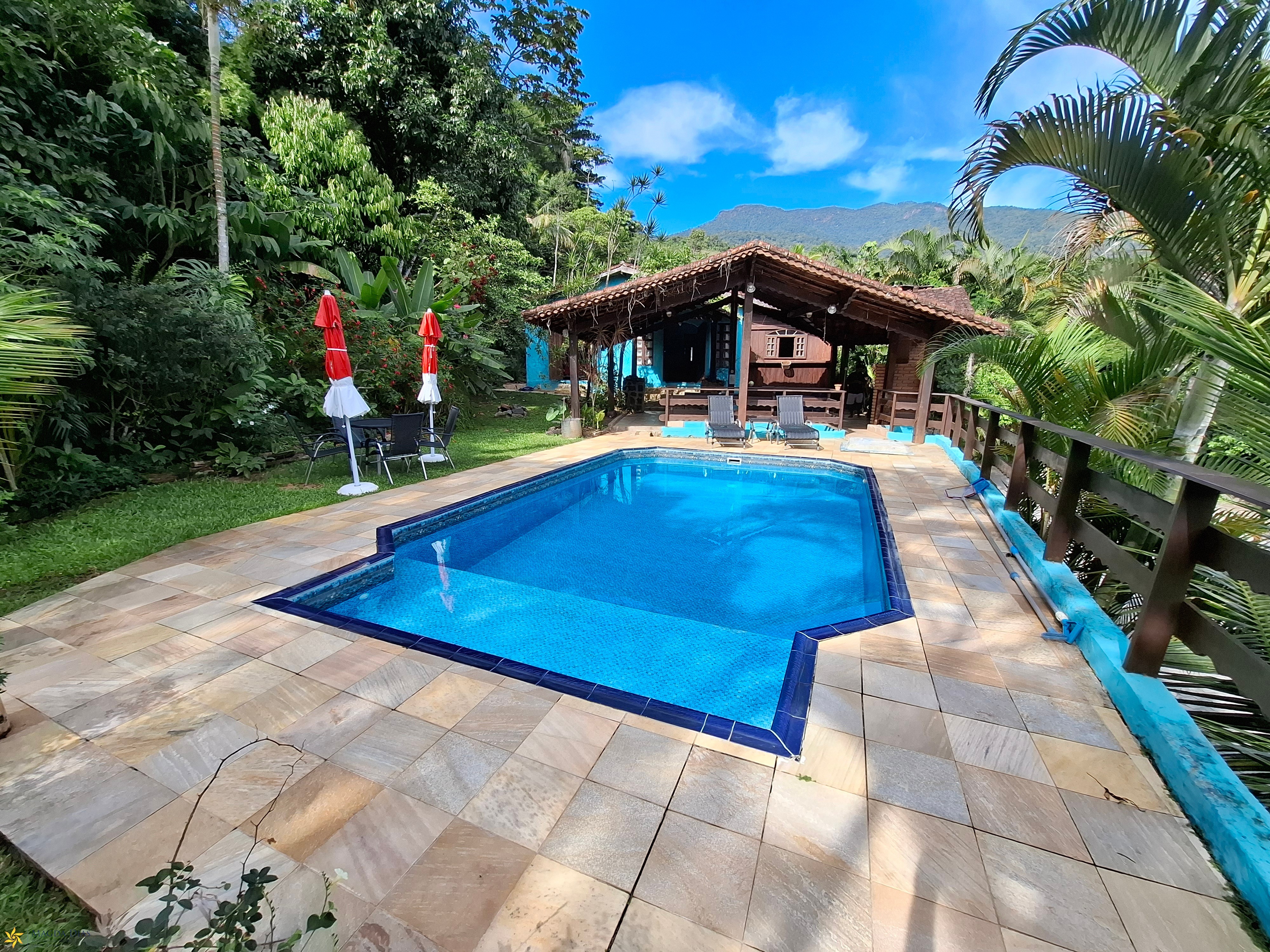 Casa, 4 quartos, 206 m² - Foto 1