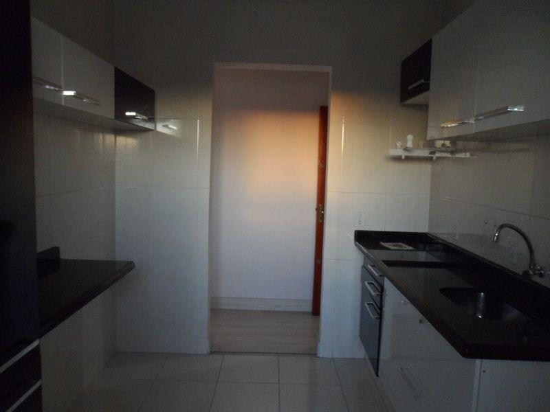 Apartamento à venda com 2 quartos, 64m² - Foto 7