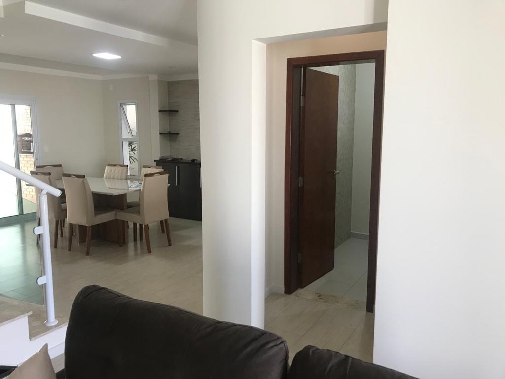 Casa à venda com 2 quartos, 330m² - Foto 13