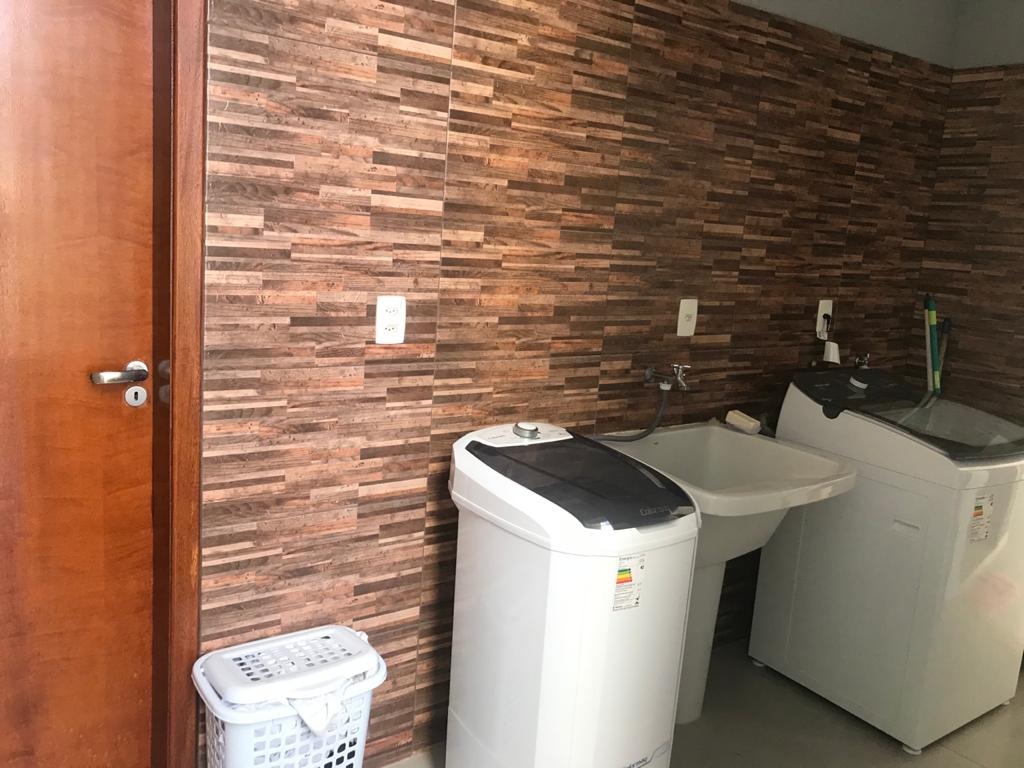 Casa à venda com 2 quartos, 330m² - Foto 3