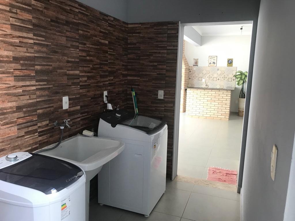 Casa à venda com 2 quartos, 330m² - Foto 4