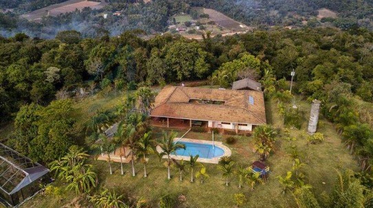 Paraíso Rural em Jundiaí: Sítio com 145.000M² com Casa Sede e Infraestrutura Completa