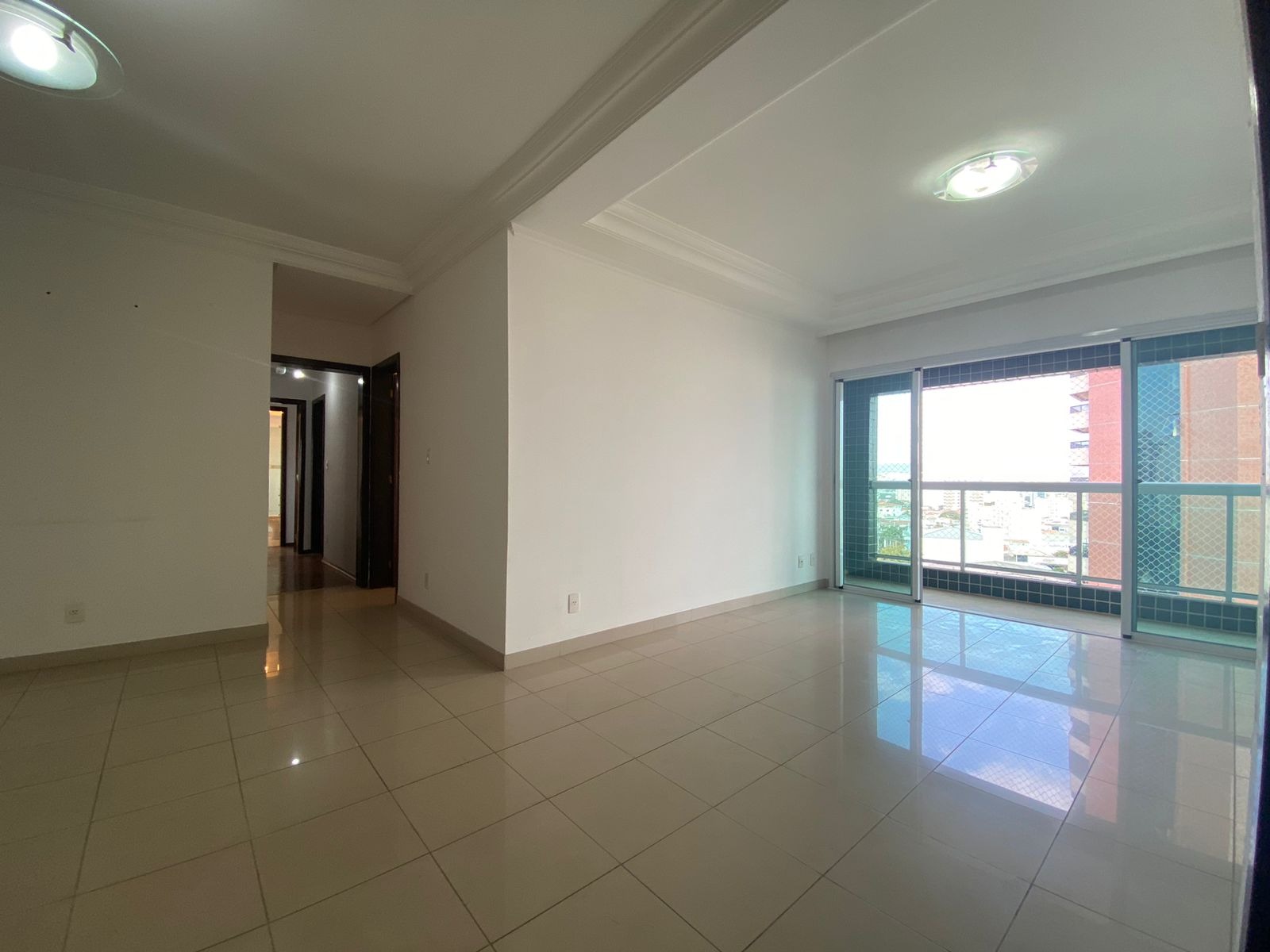 Apartamento à venda com 5 quartos, 148m² - Foto 2