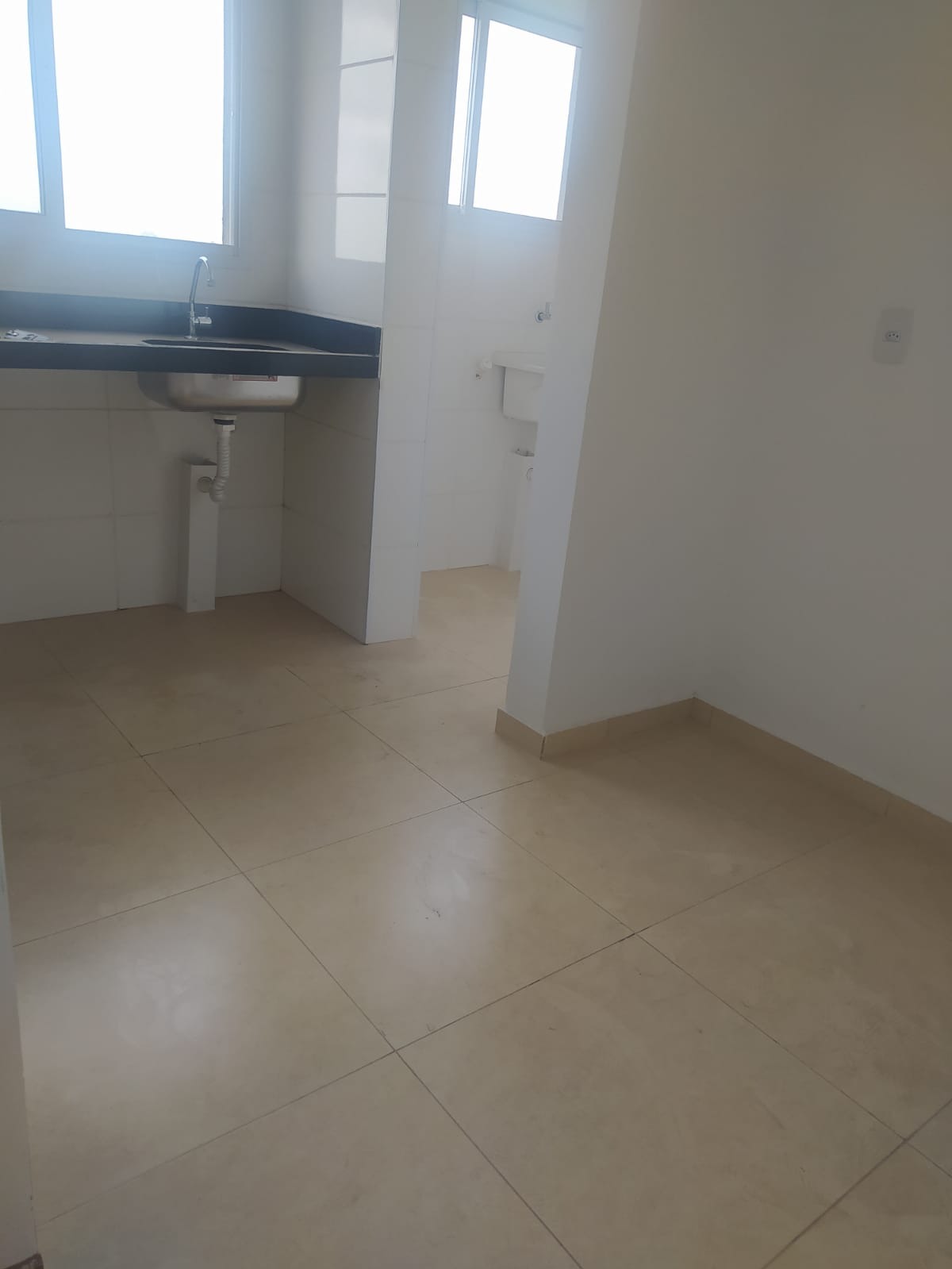 Apartamento para alugar com 2 quartos, 64m² - Foto 4