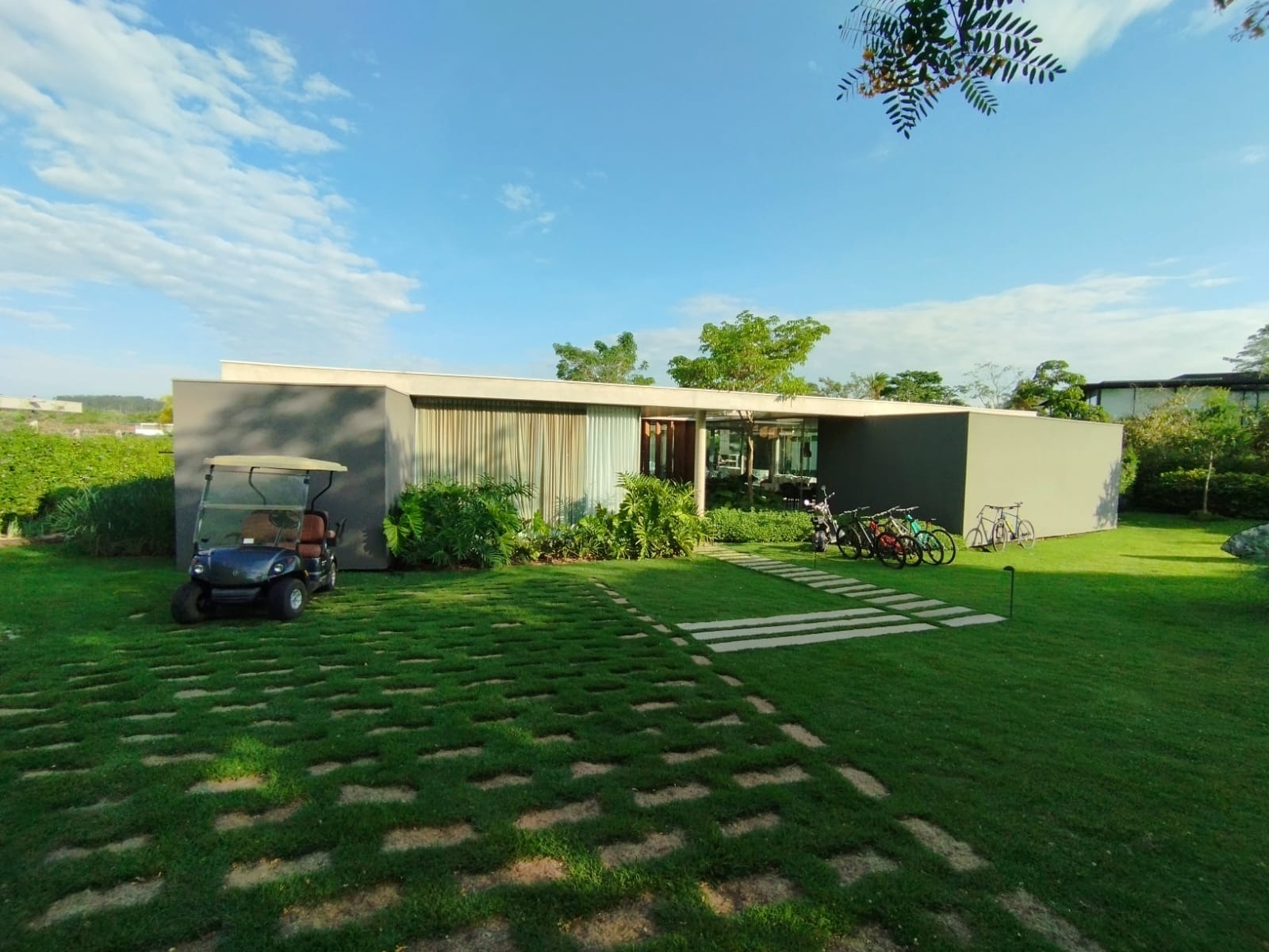 Casa disponível para venda e locação em condomínio Sport House Fazenda Boa Vista