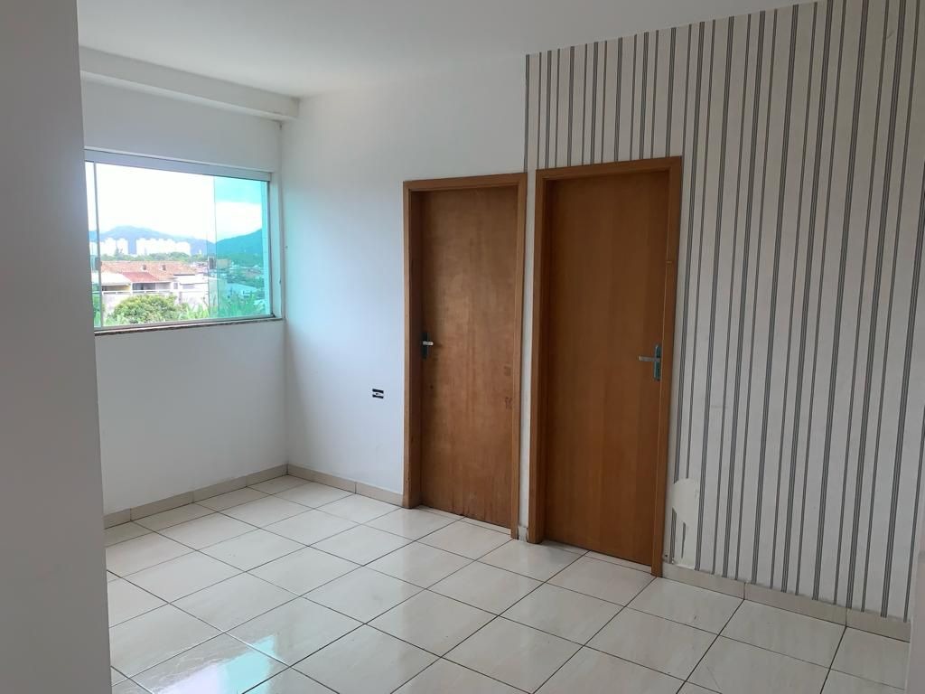 Viva com Conveniência no Edifício Dezzmai II: Apartamento Bem Localizado em São Vicente-SP