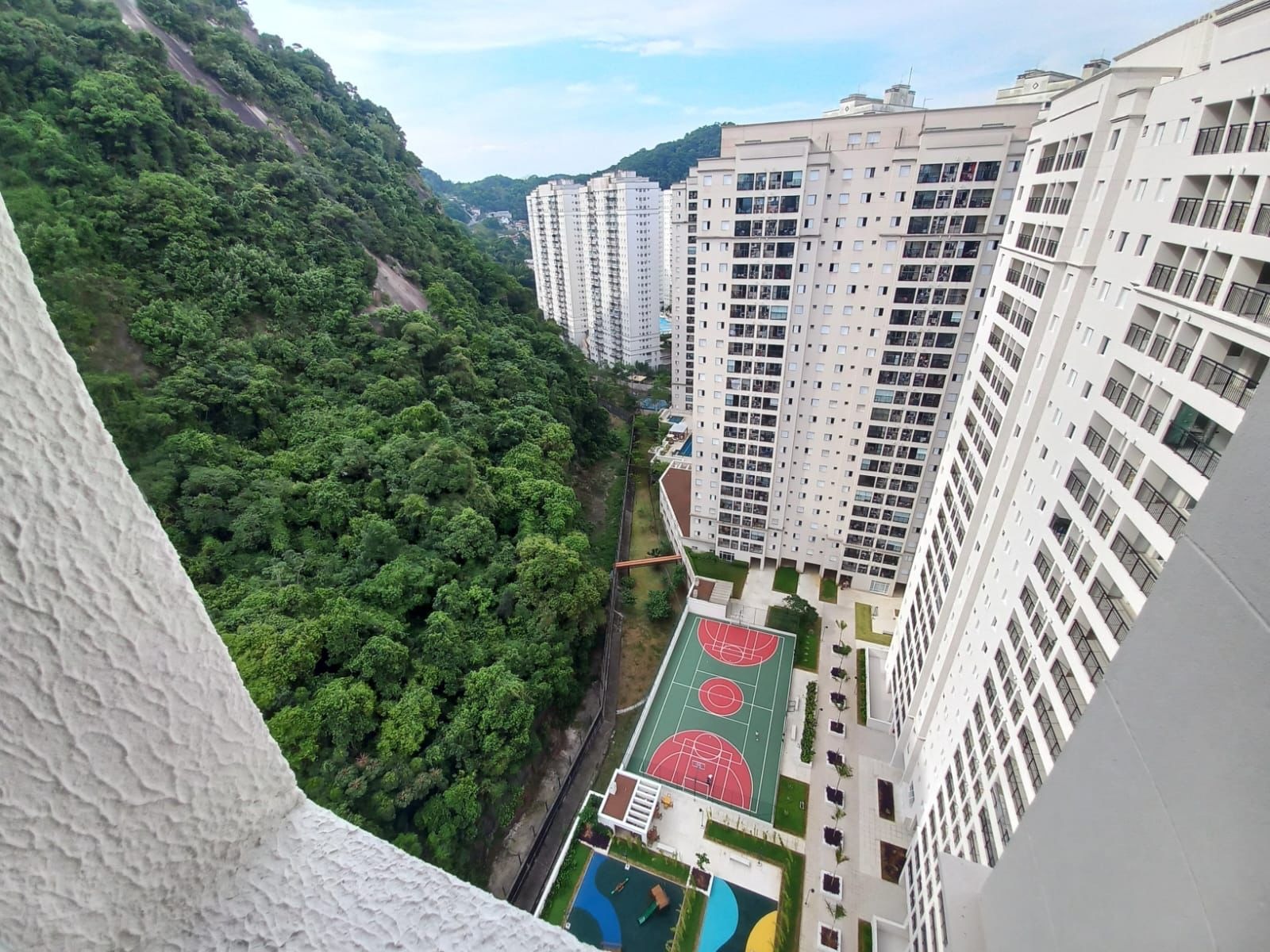 Vista ao Mar e Elegância no Marapé: Apartamento Lindo em Santos SP