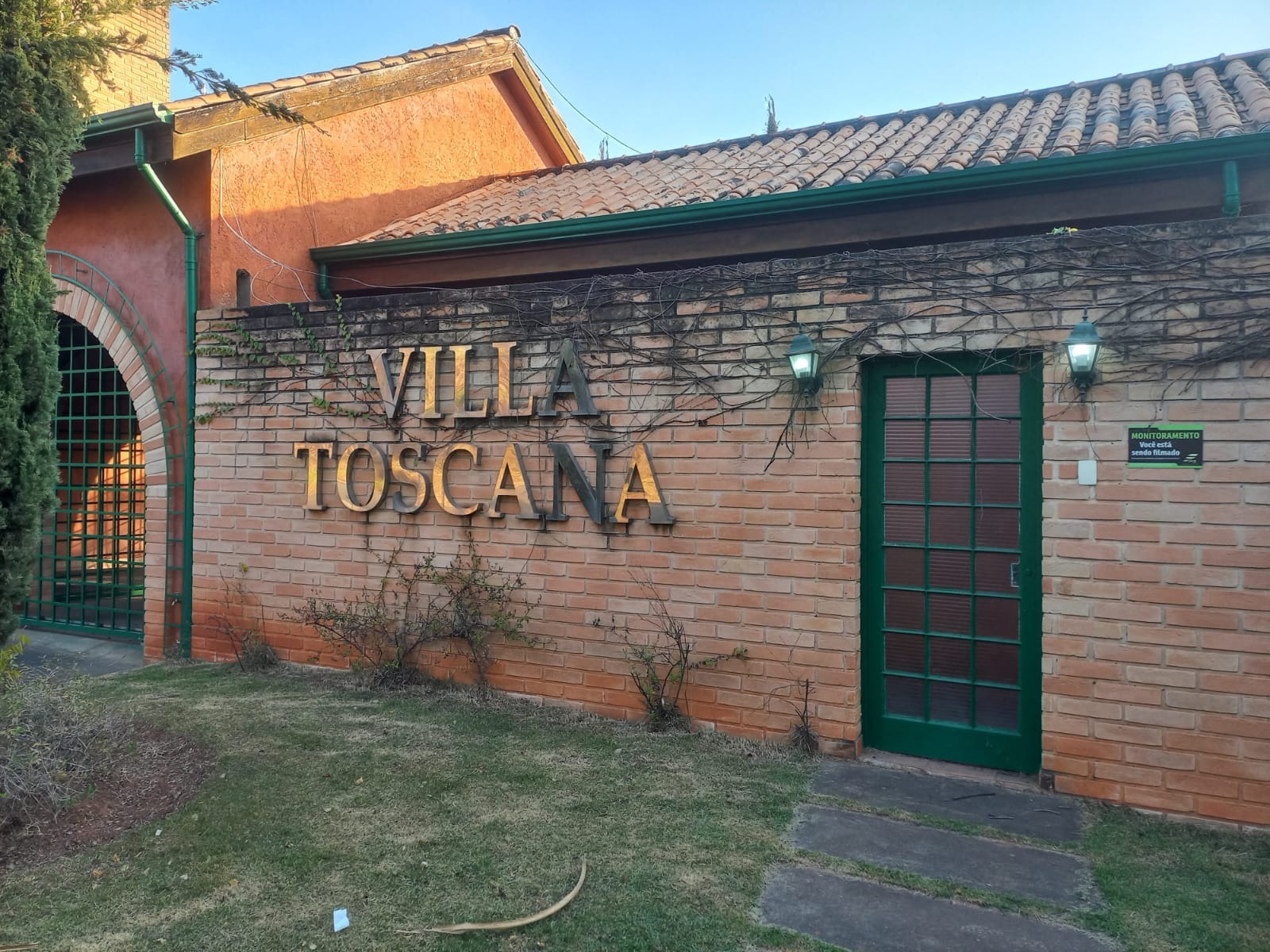 Casa térrea em construção disponível para venda em condomínio Villa Toscana