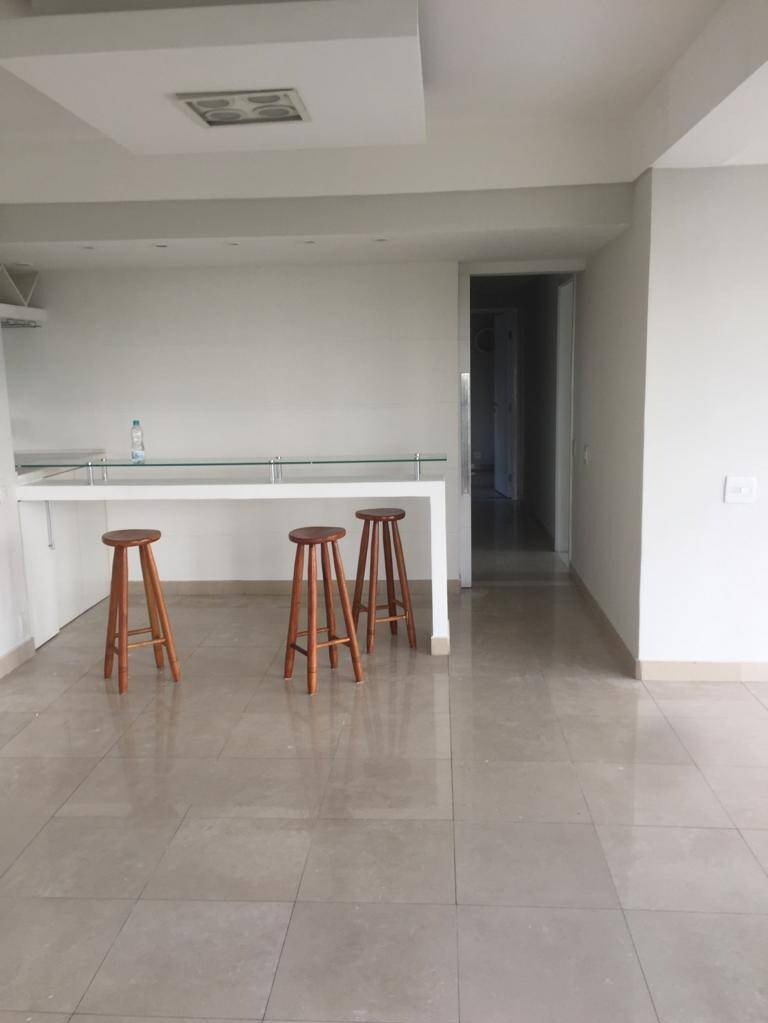 Apartamento para alugar com 2 quartos, 130m² - Foto 11