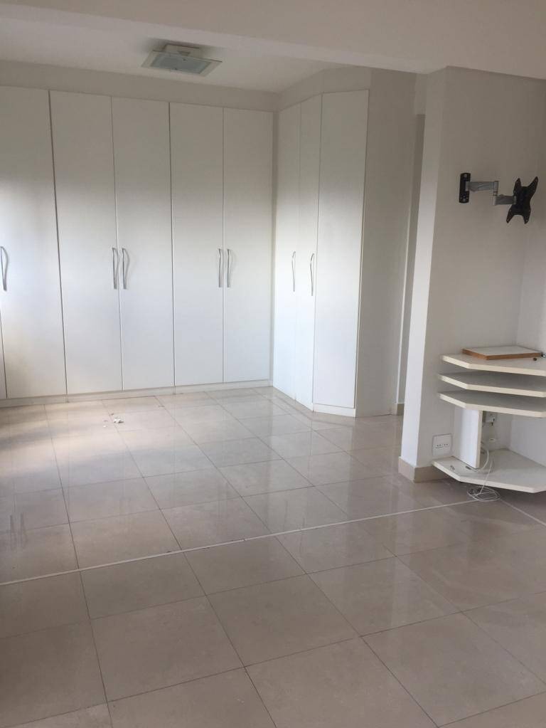 Apartamento para alugar com 2 quartos, 130m² - Foto 14