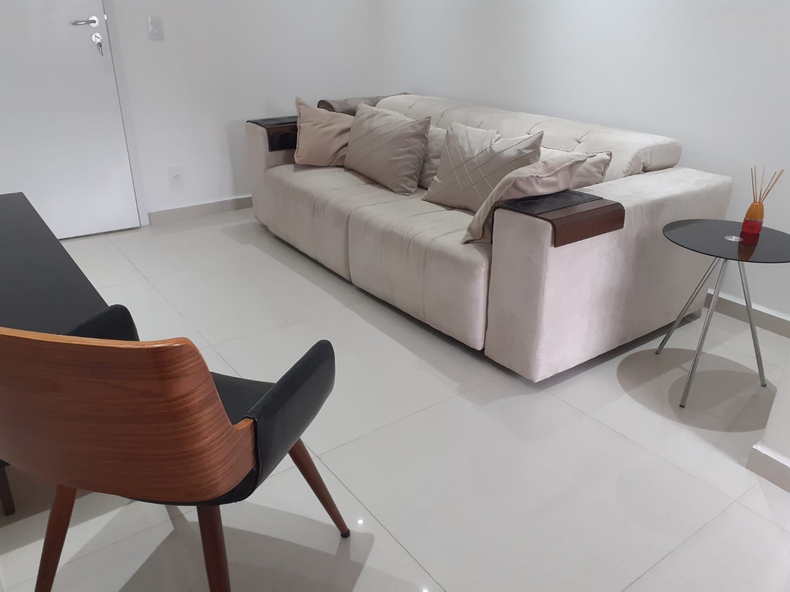 Apartamento Mobiliado Localizado no Condomínio Lunna Campolim!