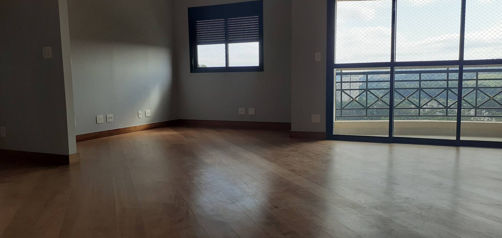 Apartamento de 97m² Finamente Reformado e Planejado, com Vista Permanente para o Res 1