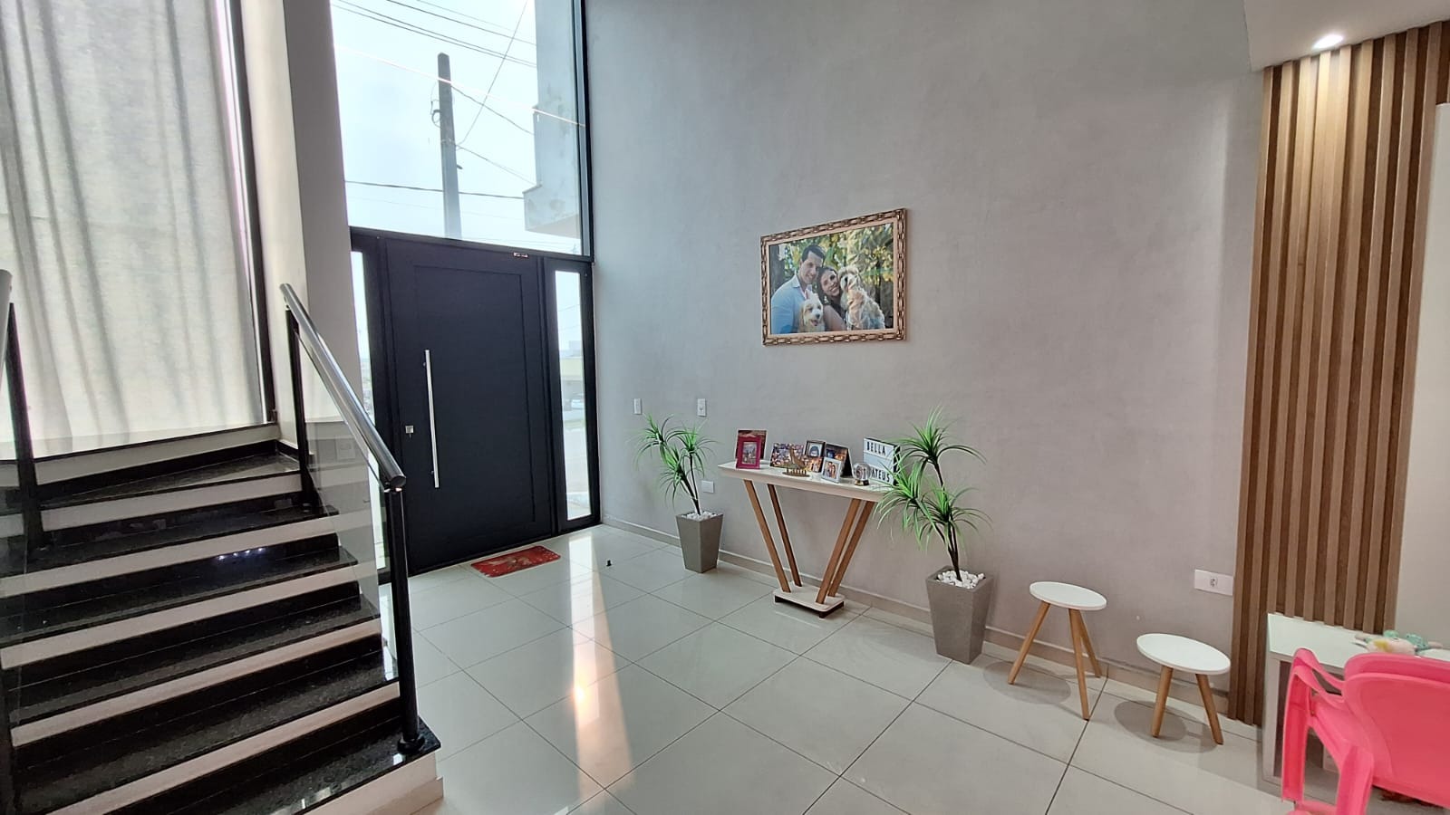 Casa à venda com 3 quartos, 210m² - Foto 1