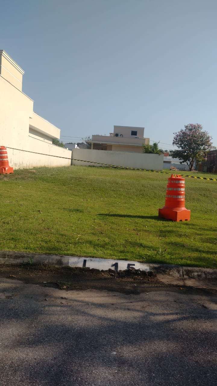 Terreno Plano de 250m², Localizado no Condomínio Campos do Conde!