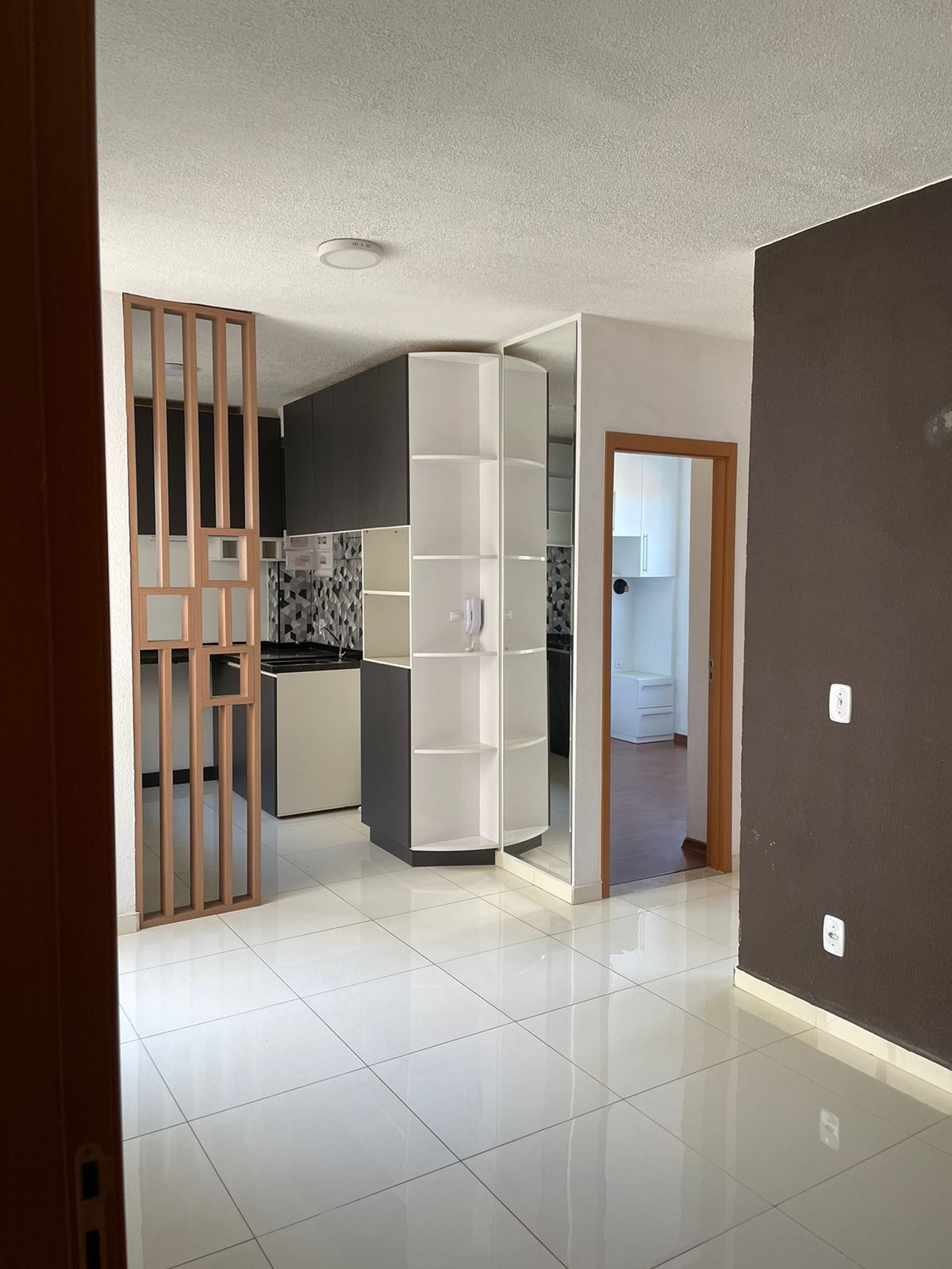 Apartamento à venda com 2 quartos, 42m² - Foto 3