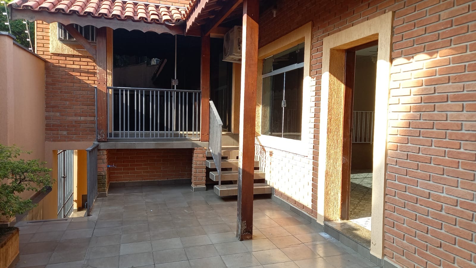 Casa Térrea Residencial/Comercial p/ Locação de 300m² Localizada no Bairro Jardim Paulistano Sorocaba - SP!