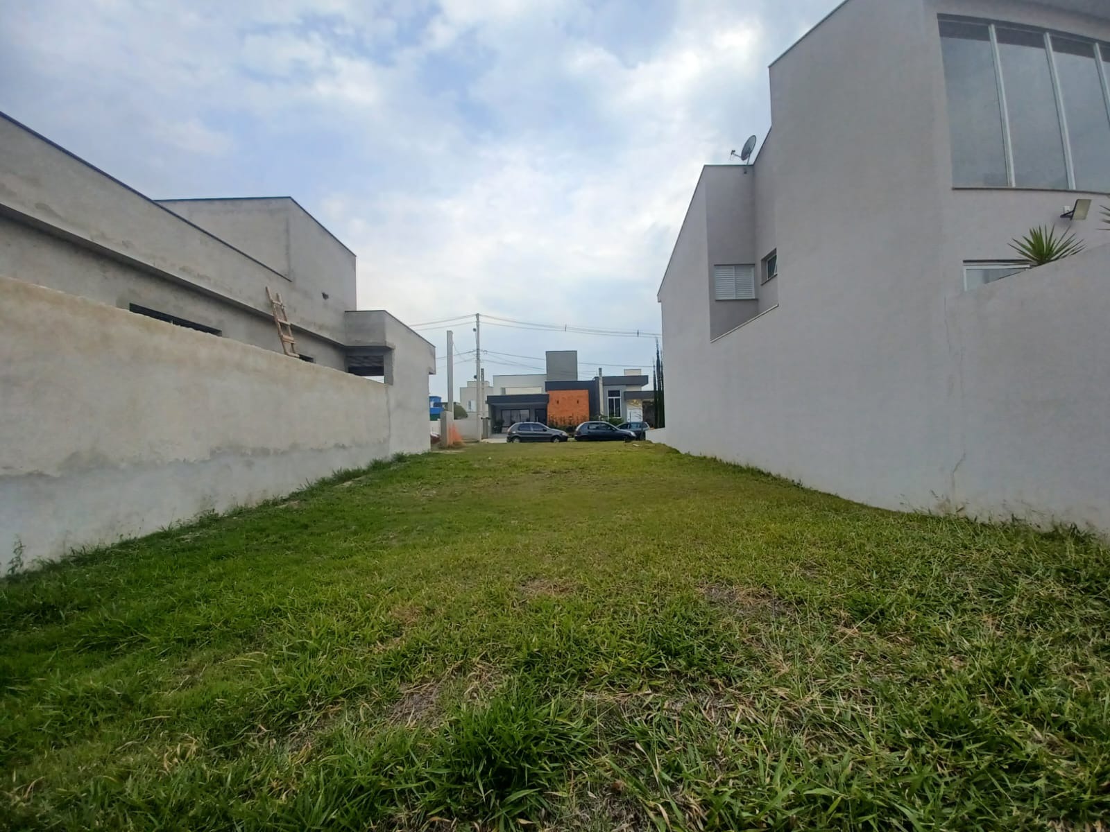 Terreno de 250m² A Venda, Localizado no RESIDENCIAL LE FRANCE - Aparecidinha, Sorocaba - SP!