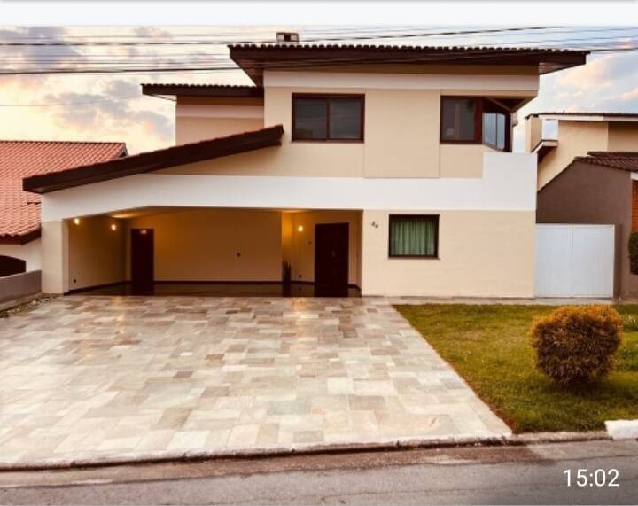 Sobrado p/ Venda ou Locação, 500m² Localizado no Residencial Alphaville II - Barueri - SP!