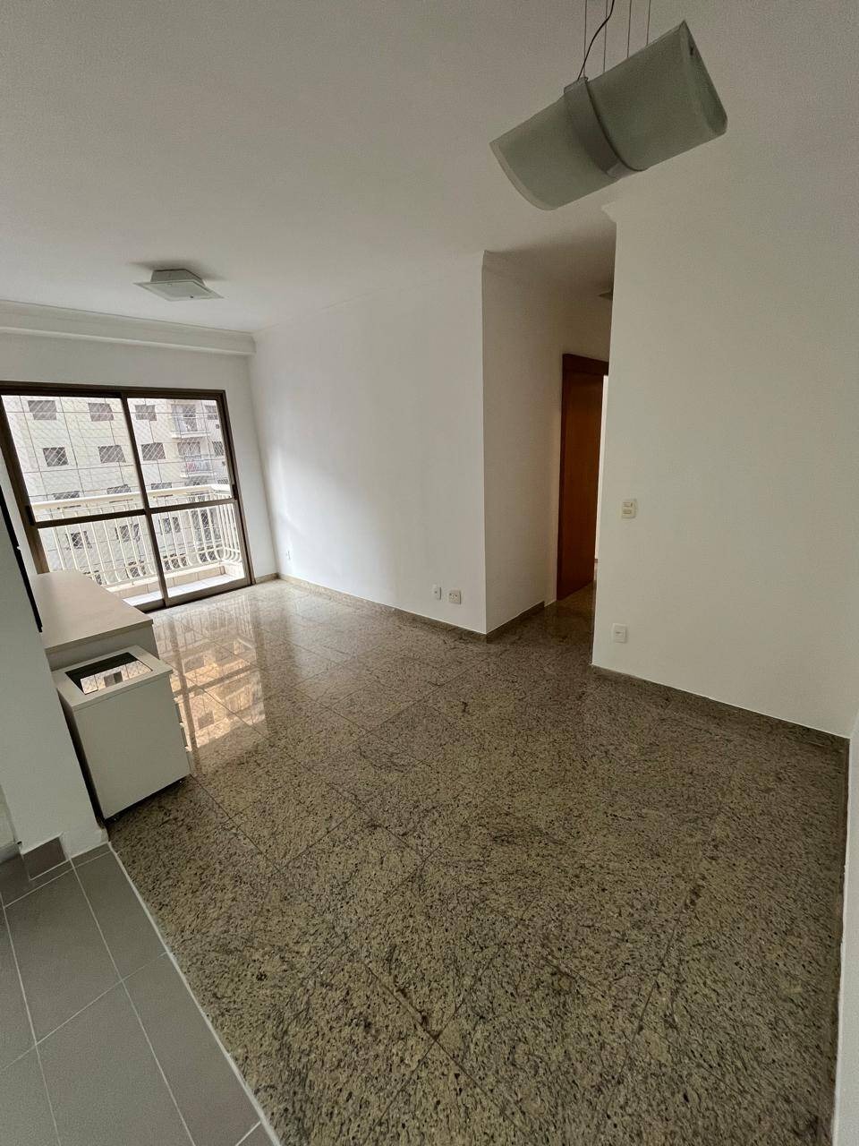 Apartamento de 60m² Semi mobiliado Localizado no Condomínio Edifício Paratii em Grajaú!