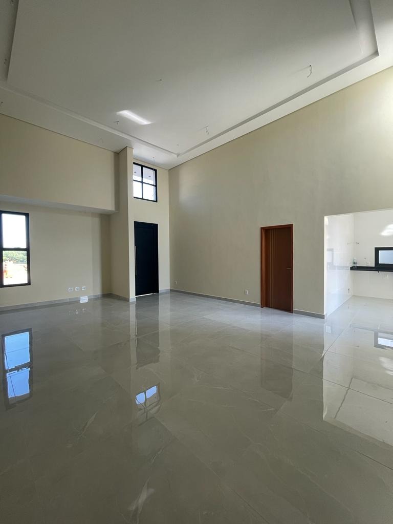 Casa à venda com 3 quartos, 169m² - Foto 2