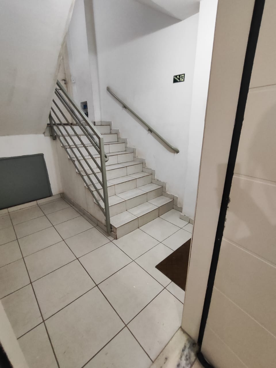 Apartamento à venda com 2 quartos, 49m² - Foto 2