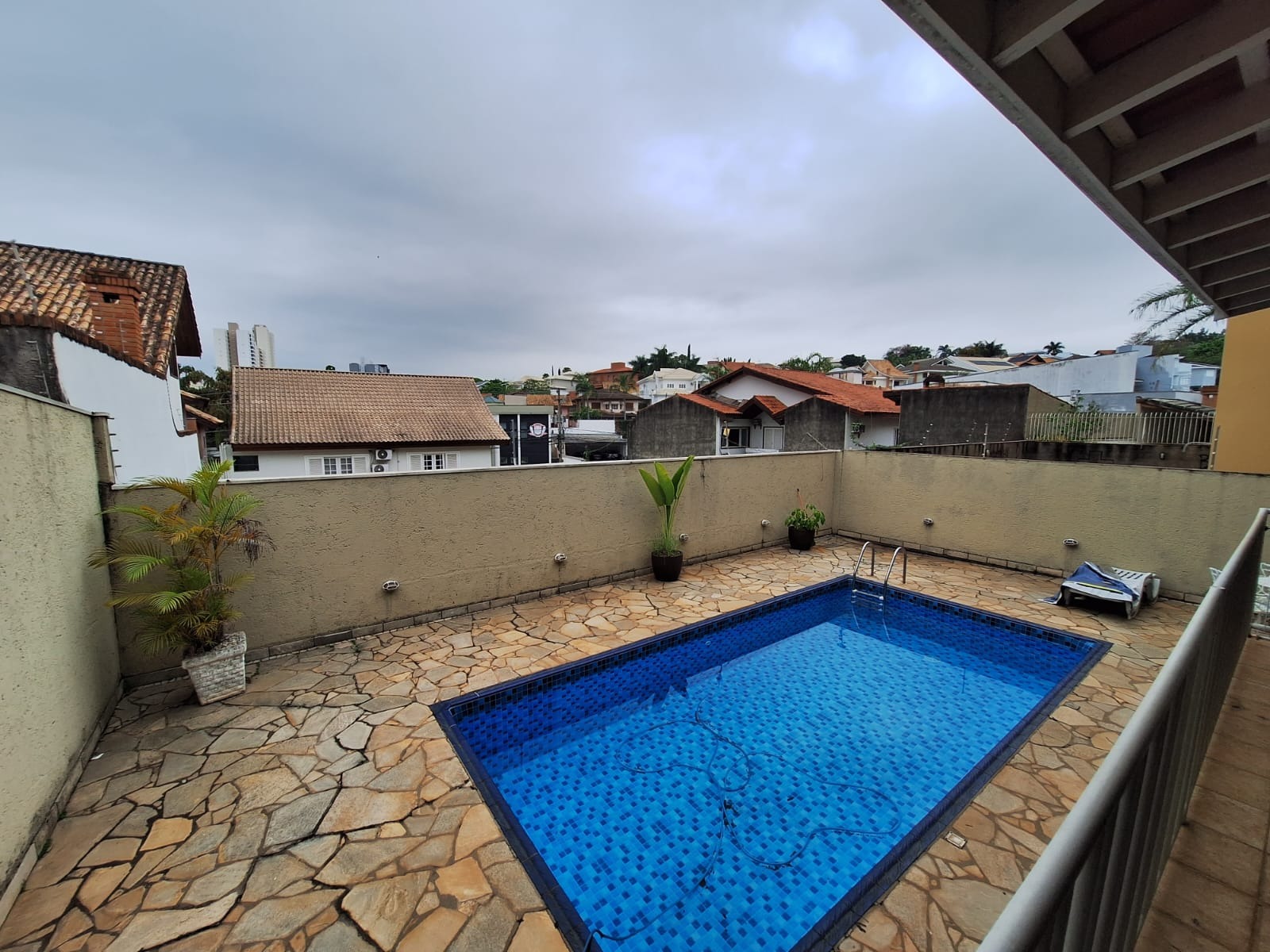 Casa à venda e aluguel com 5 quartos, 380m² - Foto 23