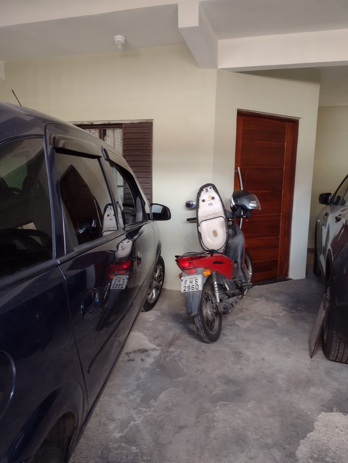 Maravilhosa Casa Térrea no Jardim Napoli com 2 Suítes e Garagem para 2 Carros!