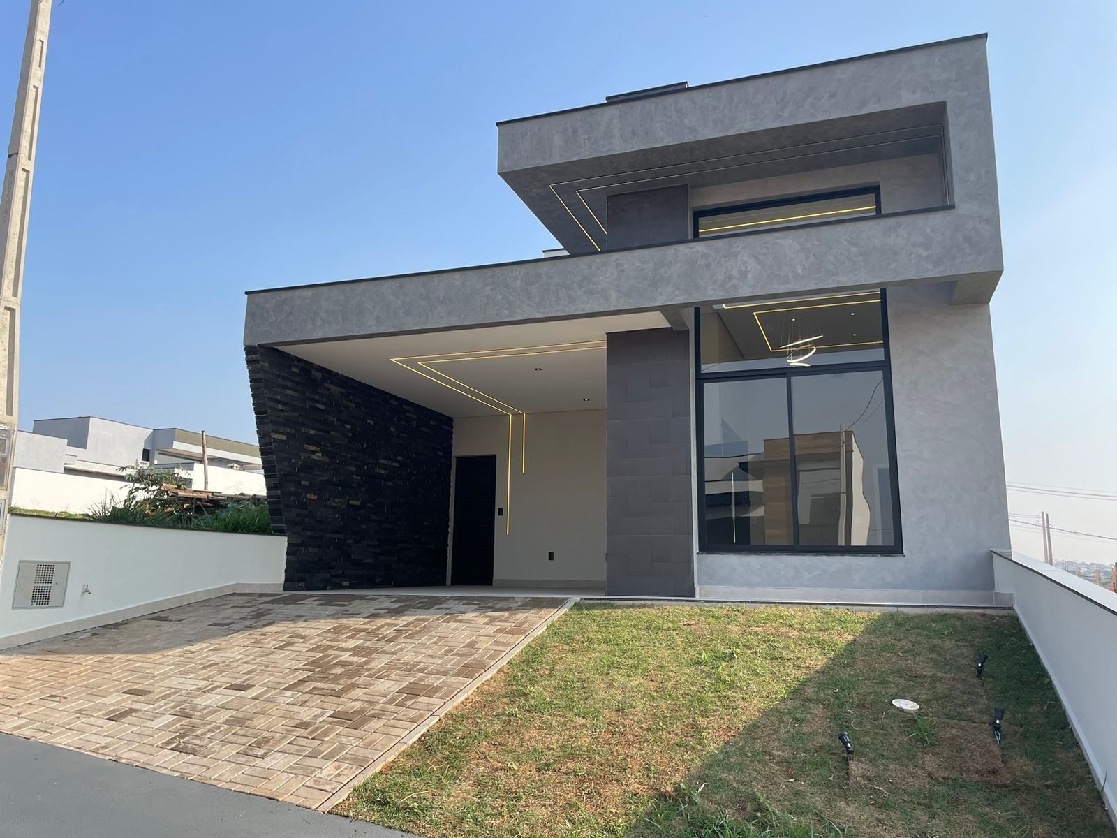 Casa à venda com 3 quartos, 140m² - Foto 1