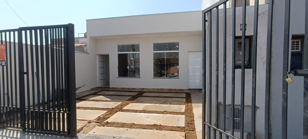 Casa à venda com 2 quartos, 51m² - Foto 2