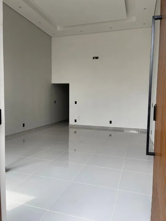 Casa à venda com 3 quartos, 250m² - Foto 2