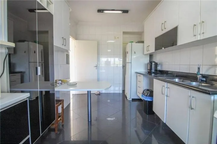 Apartamento à venda com 3 quartos, 110m² - Foto 4