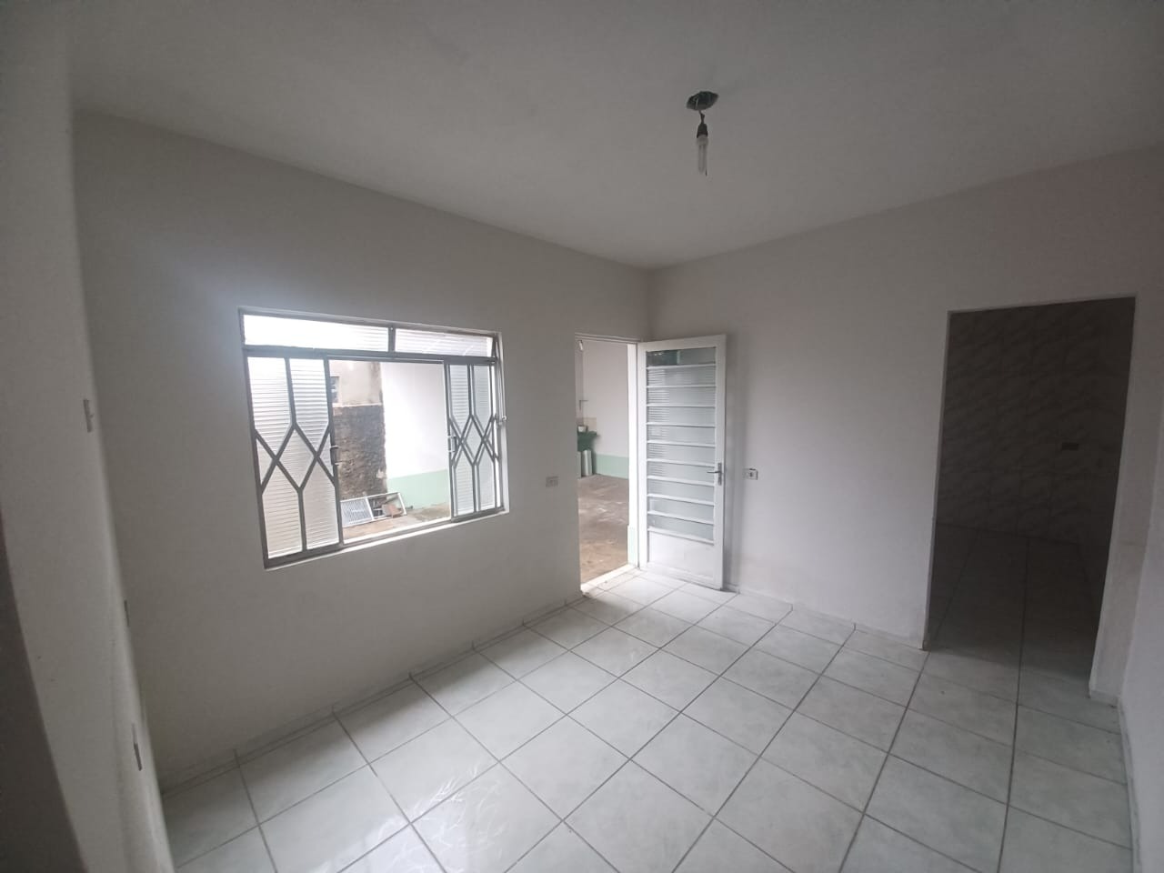 Casa à venda com 1 quarto, 150m² - Foto 2