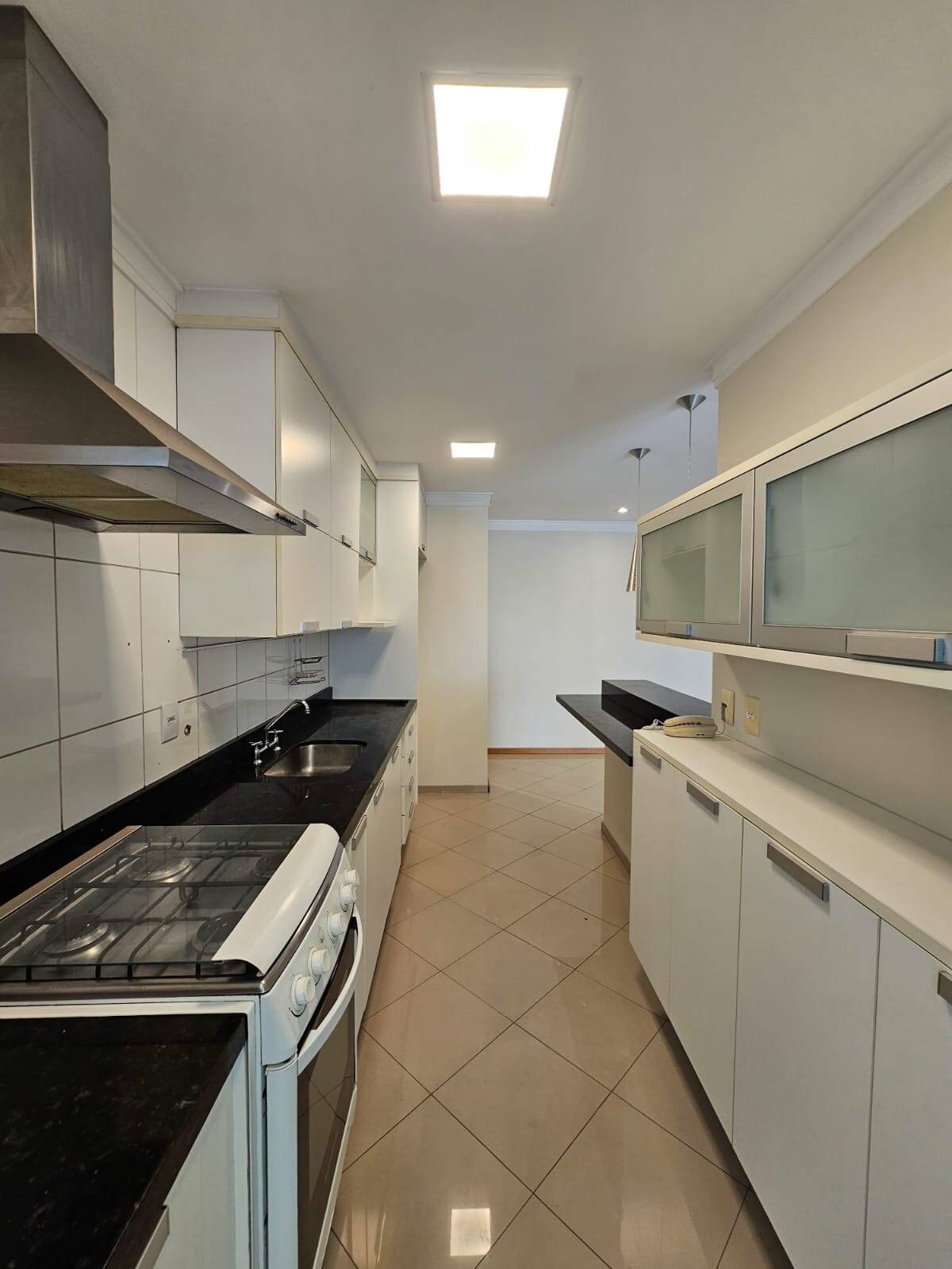 Apartamento à venda e aluguel com 2 quartos, 90m² - Foto 19