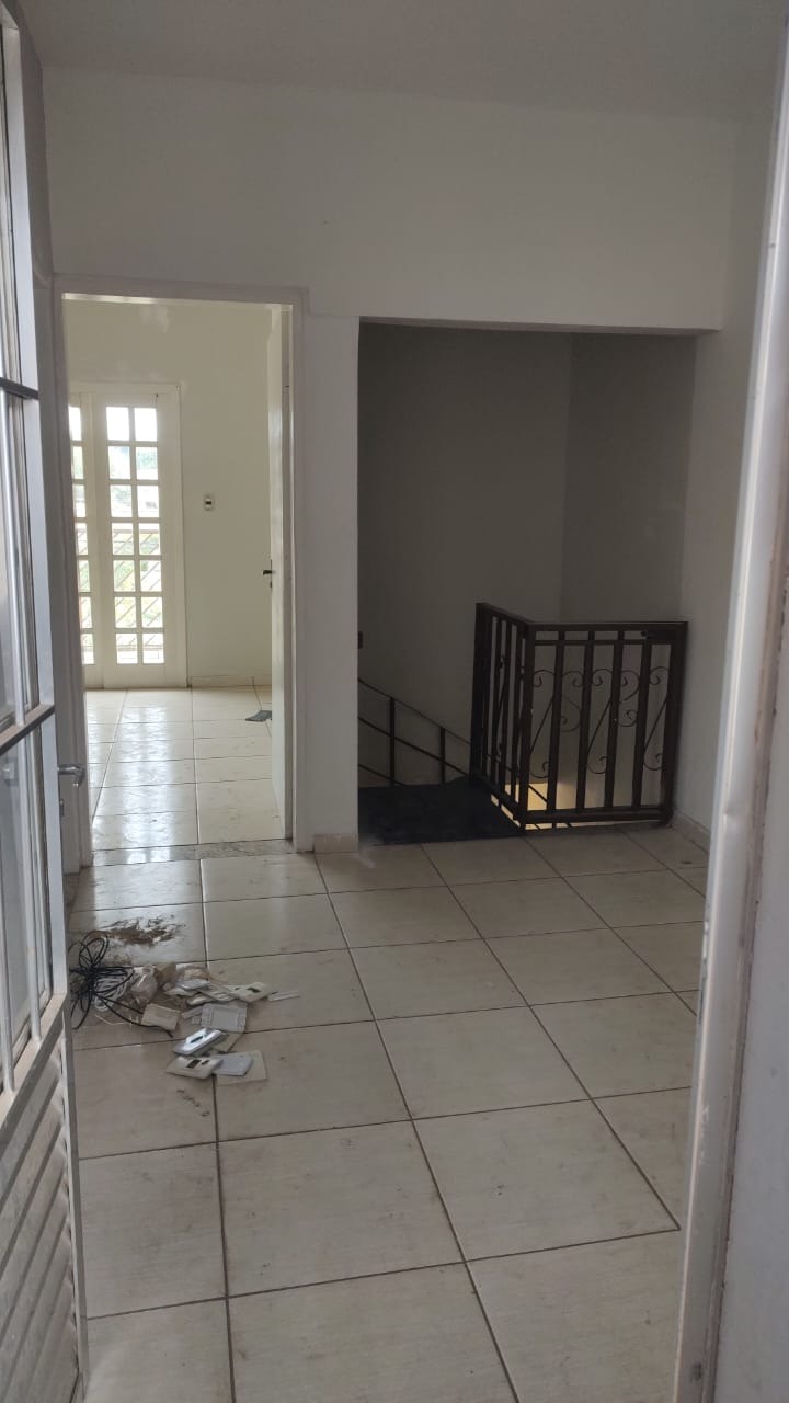 Casa à venda com 4 quartos, 150m² - Foto 10