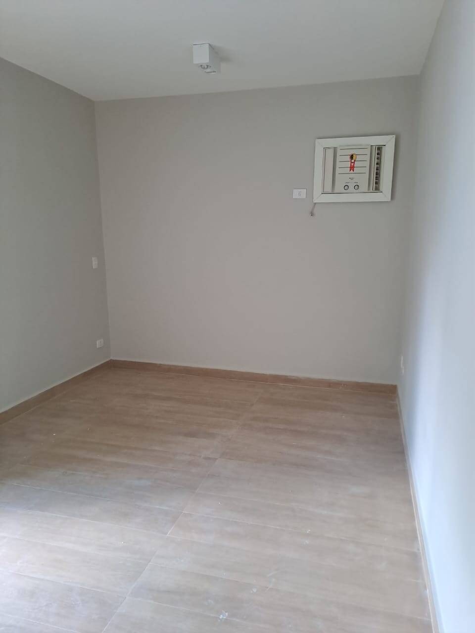 Apartamento para alugar com 3 quartos, 130m² - Foto 10