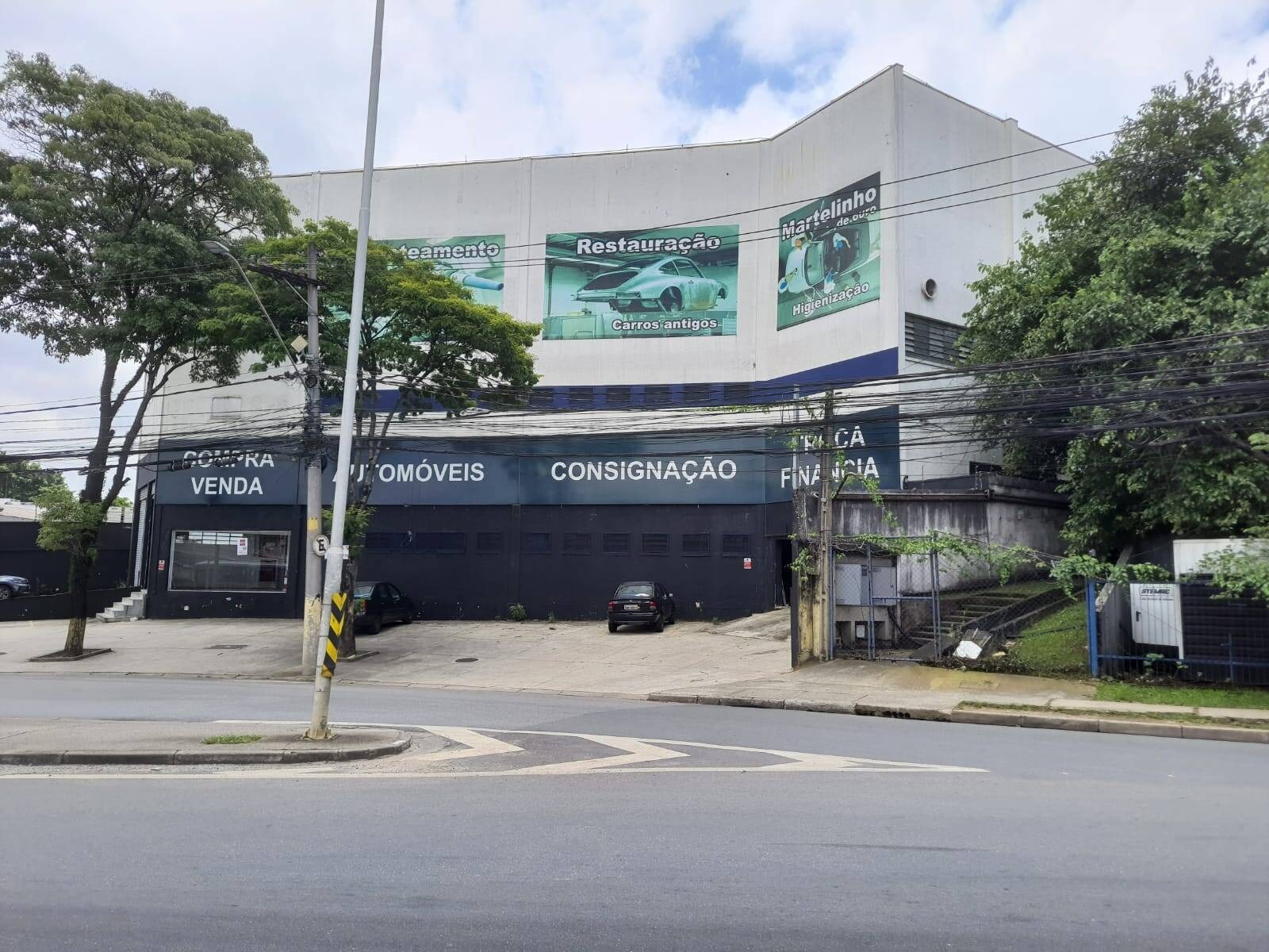 Galpão Comercial e Industrial em Alphaville - Localização Privilegiada Próxima à Estação Antônio João