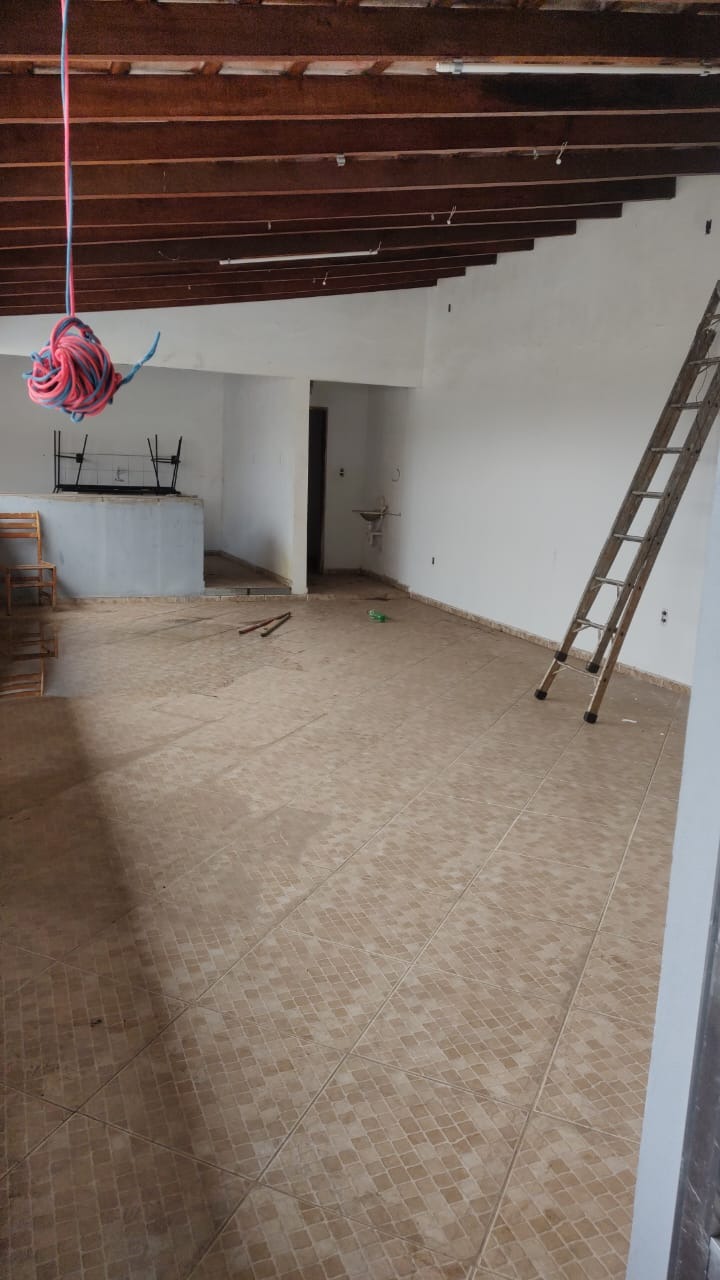 Casa à venda com 4 quartos, 150m² - Foto 3