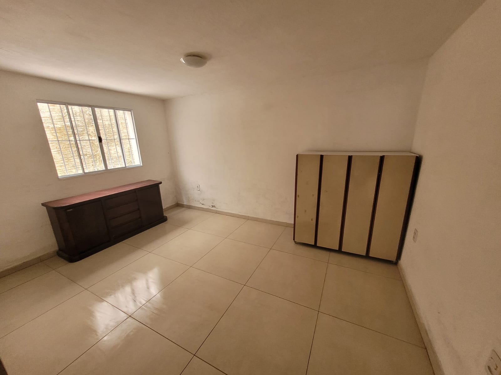 Linda Casa Aconchegante com 2 Quartos, 2 Banheiros e Muito Conforto - 70m²