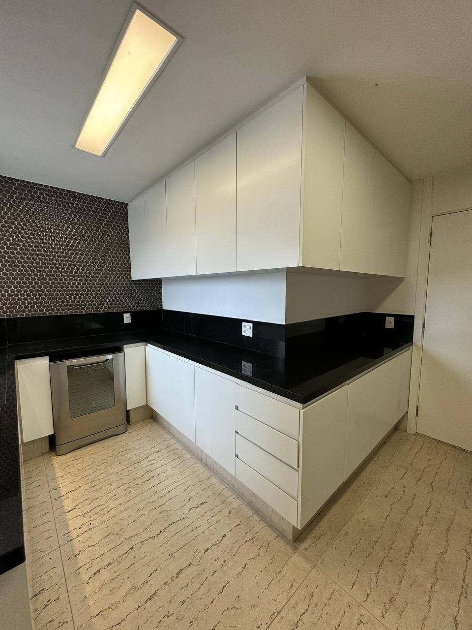 Apartamento à venda com 3 quartos, 315m² - Foto 23