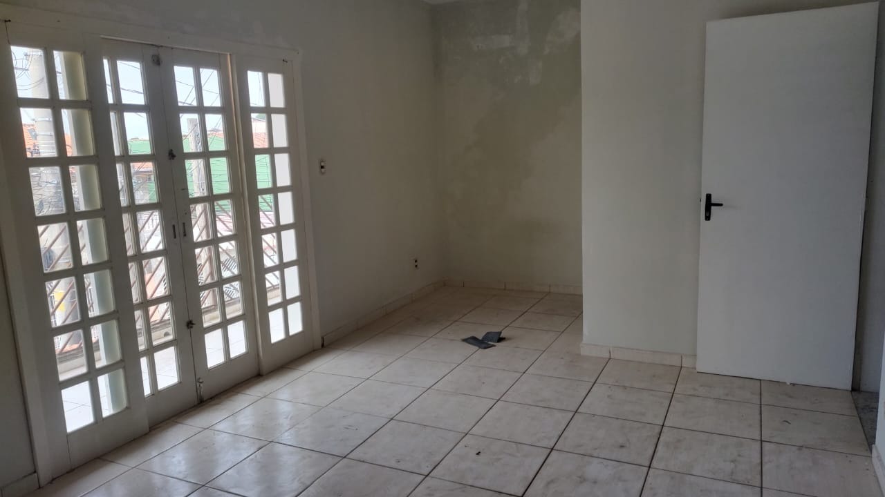 Casa à venda com 4 quartos, 150m² - Foto 4