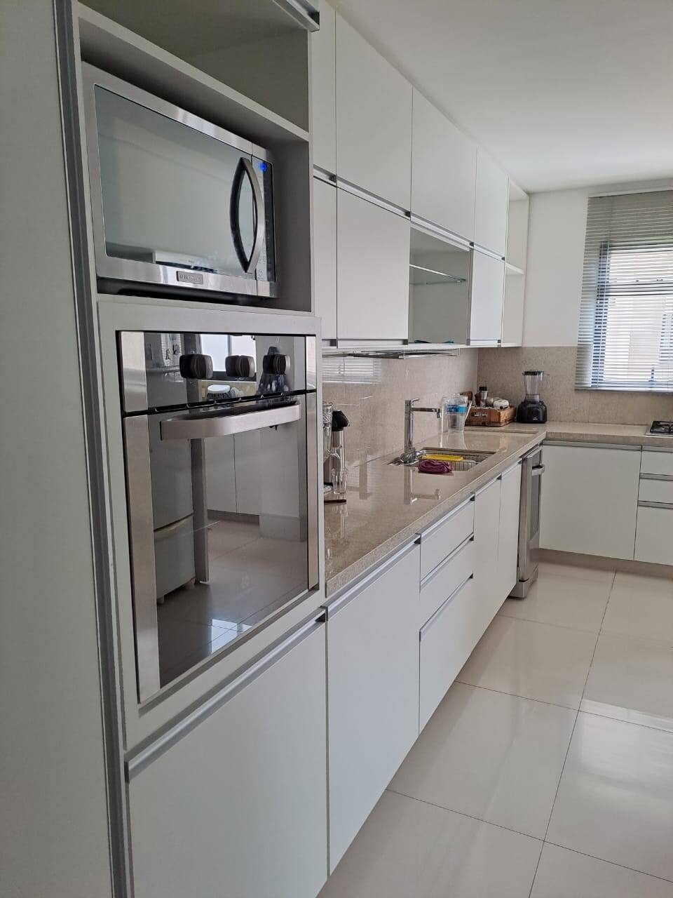 Apartamento para alugar com 2 quartos, 160m² - Foto 7