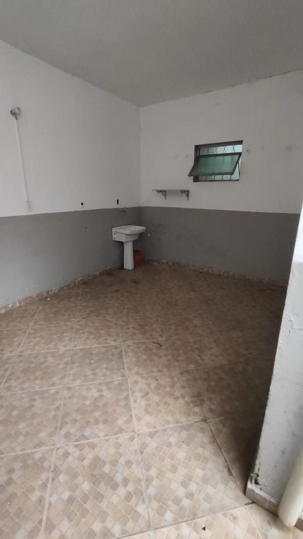 Casa à venda com 4 quartos, 150m² - Foto 13