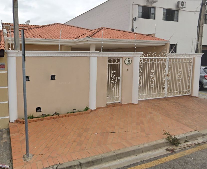 Casa Térrea no Bairro Deolinda Guerra em Sorocaba - 3 Quartos, Sendo 1 Suíte